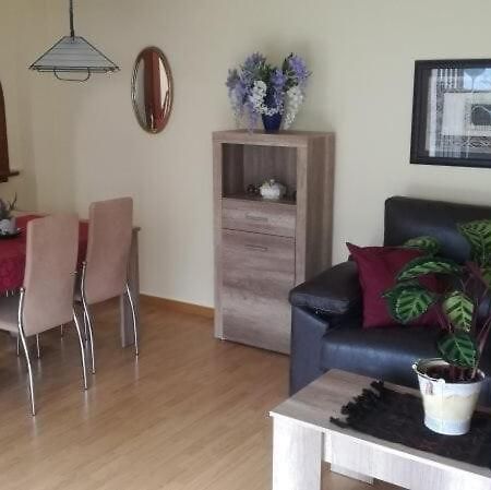100M2 Big Apartment Private Garden And Pool/ 100M2 Gran Apartamento Jardin Privado Y Piscina / Acogedor Apartamento En Zona Tranquila Y Agradable Кембрилс Екстериор снимка