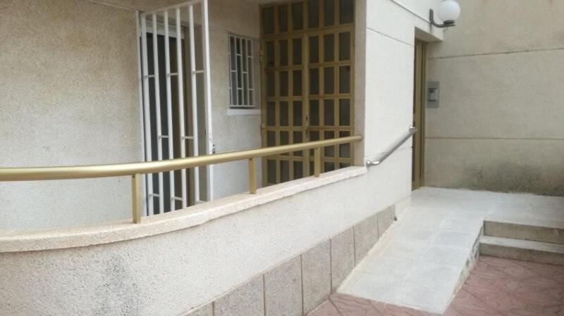 100M2 Big Apartment Private Garden And Pool/ 100M2 Gran Apartamento Jardin Privado Y Piscina / Acogedor Apartamento En Zona Tranquila Y Agradable Кембрилс Екстериор снимка