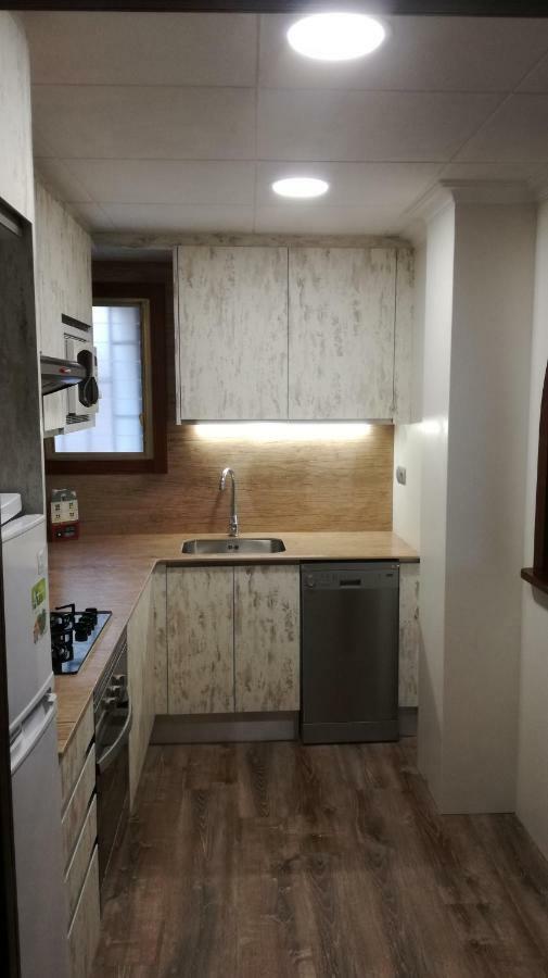 100M2 Big Apartment Private Garden And Pool/ 100M2 Gran Apartamento Jardin Privado Y Piscina / Acogedor Apartamento En Zona Tranquila Y Agradable Кембрилс Екстериор снимка
